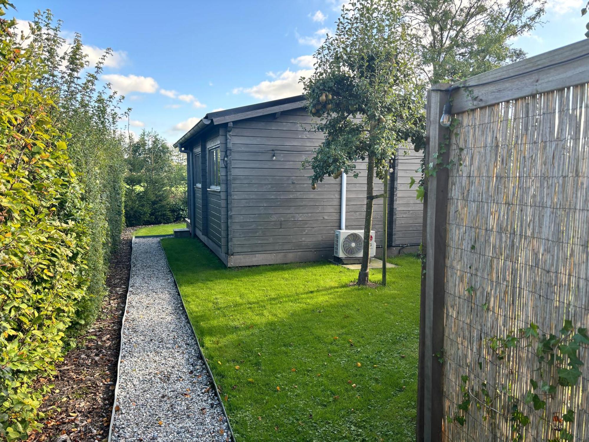 Drachtstercompagnie Chalet In Het Groen Met Airco מראה חיצוני תמונה